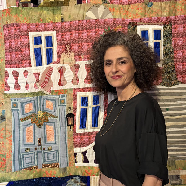 Nora Abu-Oun moderiert das Magazin der Bundeskunsthalle