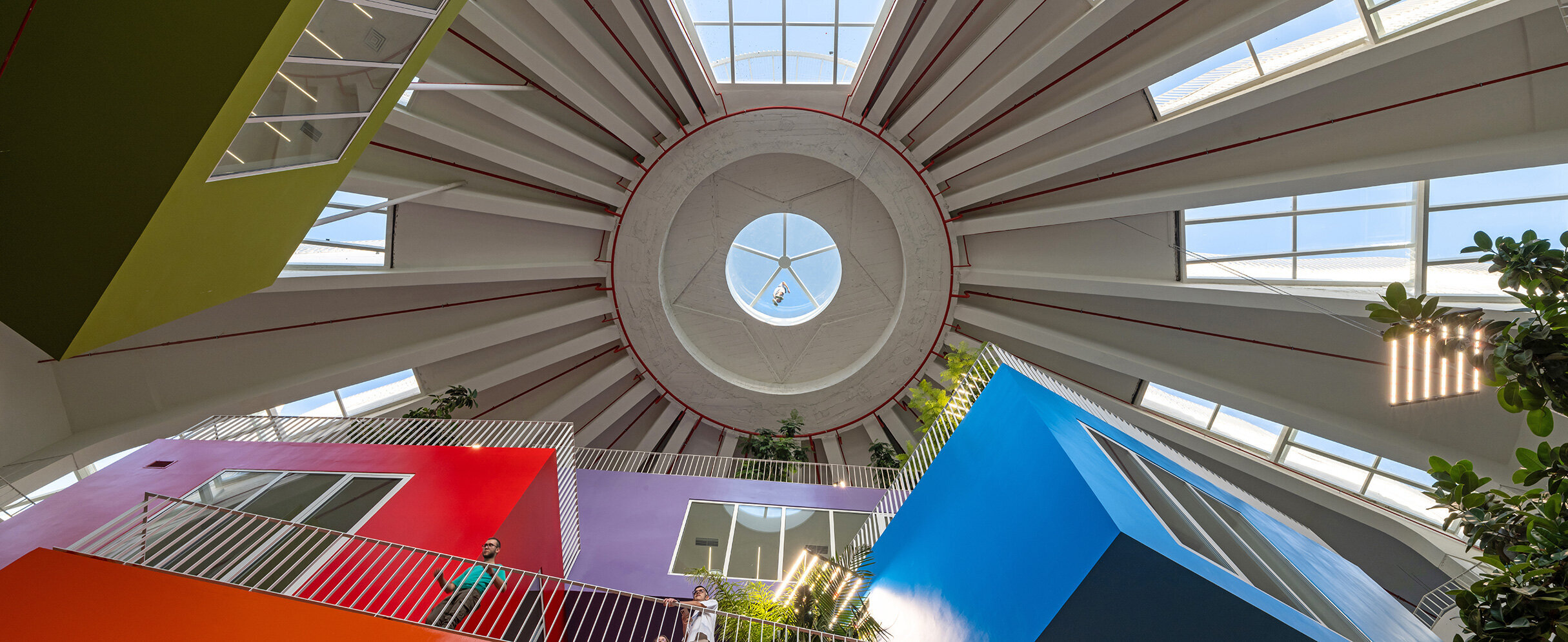 Innenaufnahme zeigt das Kulturzentrum von Tirana.